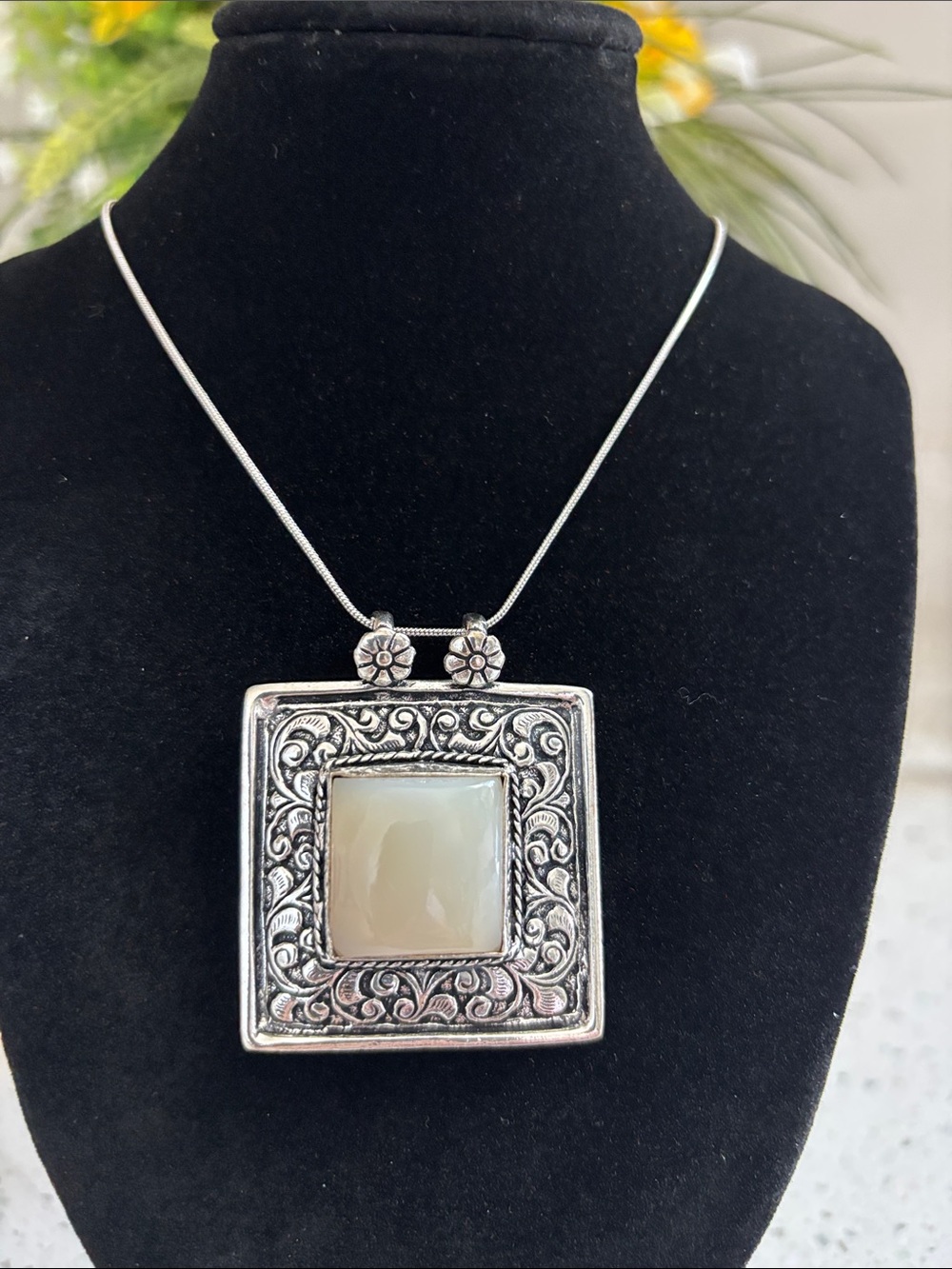 Sterling Silver Floral Square Agate Gemstone Pendant Necklace